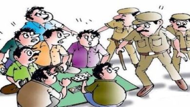 सोहागपुर में जुआ खेलते युवकों पर पुलिस की कारवाई, 2190 रुपए जप्त